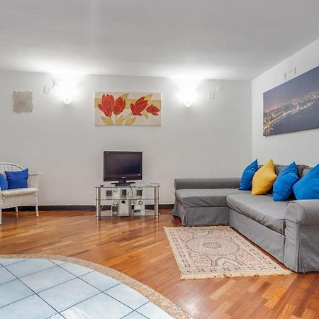 Guesthost - Casa Querida Central & Elegant Flat Napoli Exterior foto